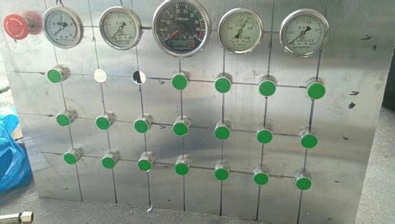 我公司為某消防大隊(duì)維修過火高噴車2