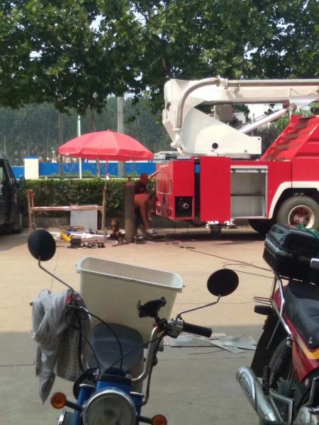 我公司為某消防大隊(duì)維修過火高噴車3